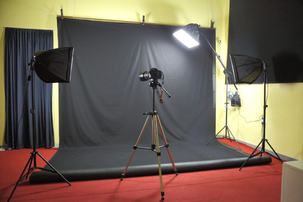 sala di posa attrezzata pisa professionalfoto shooting moda