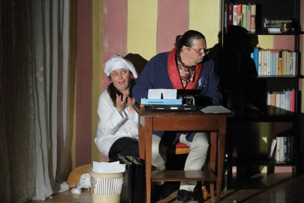 scatto di scena commedia il signore è servito andrea balestri professionalfoto