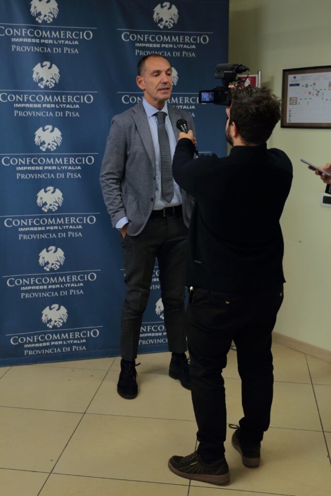 CONFCOMMERCIO PISA - GRANDUCATO TV Presentazione "Cybernetic Genesis: La guerra tra i due mondi"